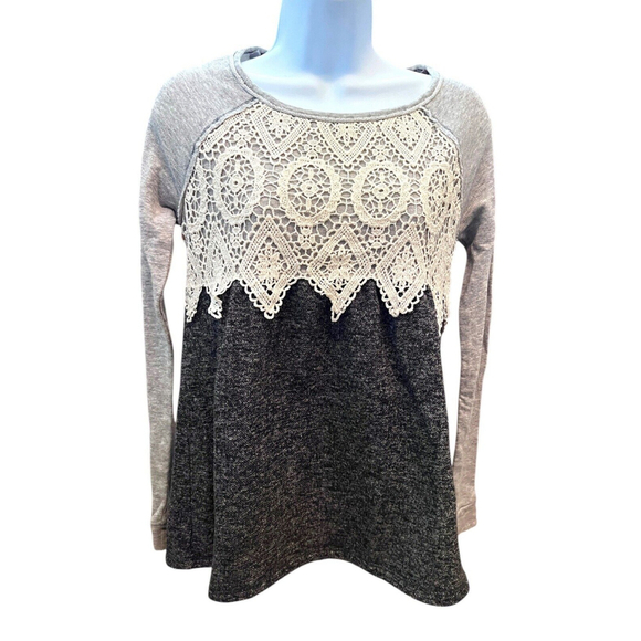 Rewind Gray Tone Lace Long Sleeve Light Sweatshirt Size XS Raw Hem Cotton Blend - Picture 1 of 7